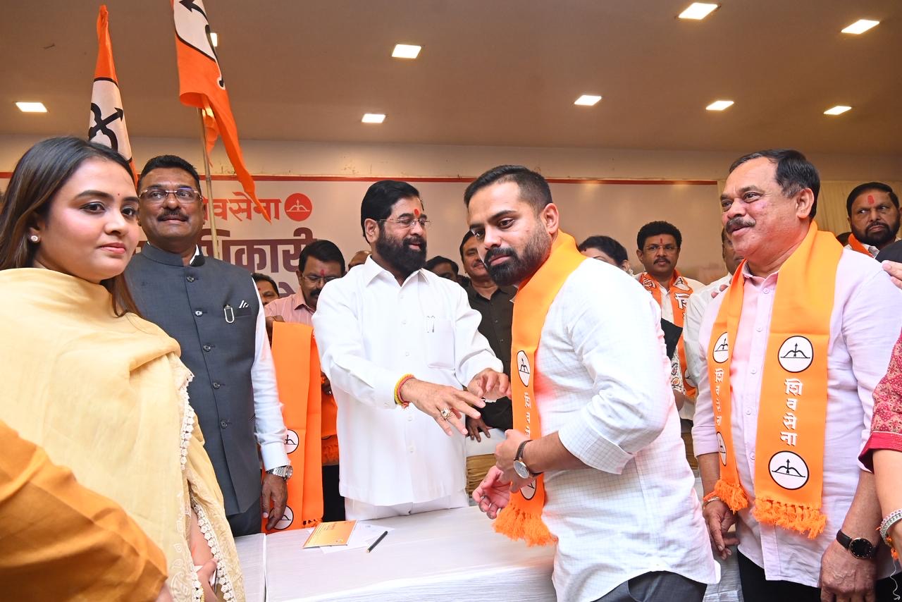 नवी मुंबईतील उबाठा गटाचे माजी नगरसेवक एम. के. मढवी यांचा शिवसेनेत जाहिर प्रवेश.